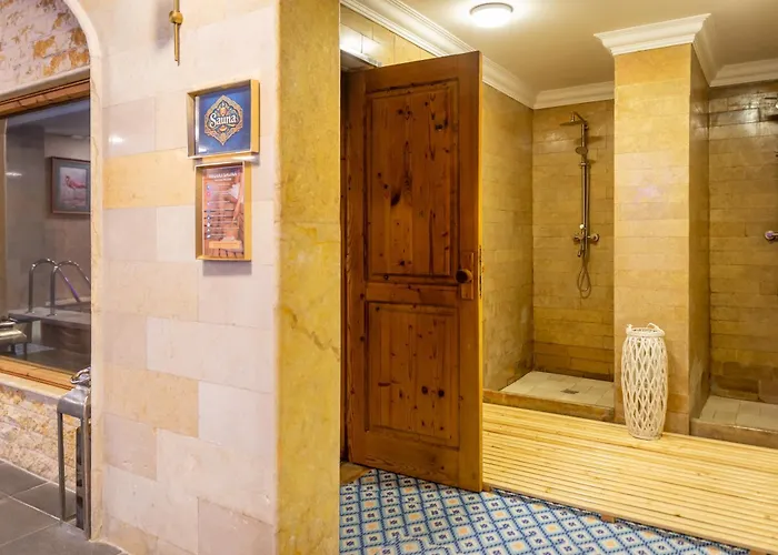 Phoenicia Express Hotel